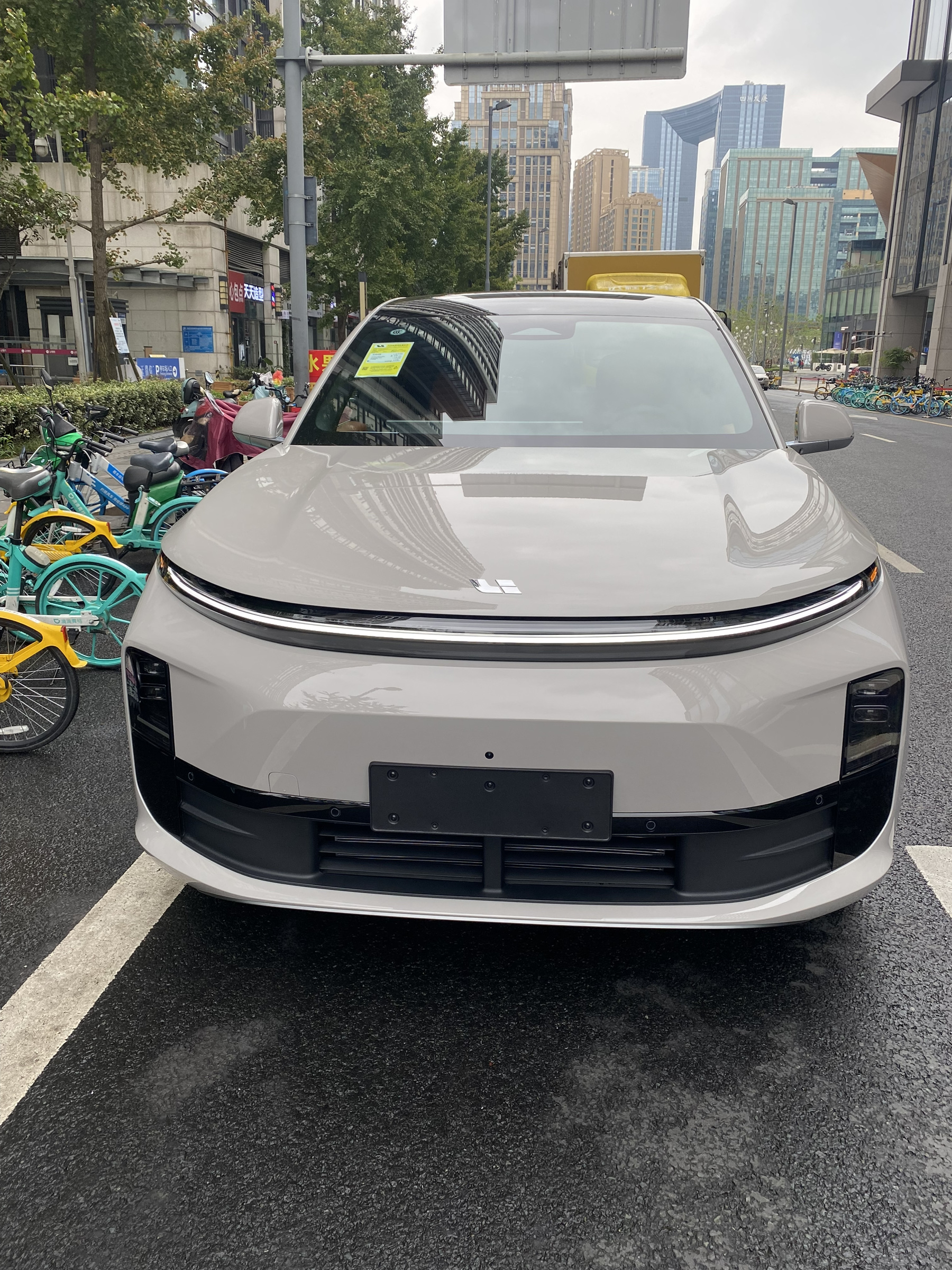 AG集团登录 MEGA 高压纯电 MPV